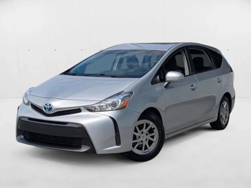 2017 Toyota Prius V Two photo 1