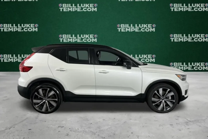 2022 Volvo XC40 Recharge P8 Plus photo 1