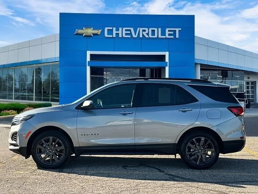 2023 Chevrolet Equinox RS photo 1