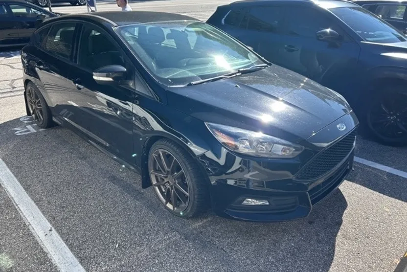 2018 Ford Focus ST photo 1