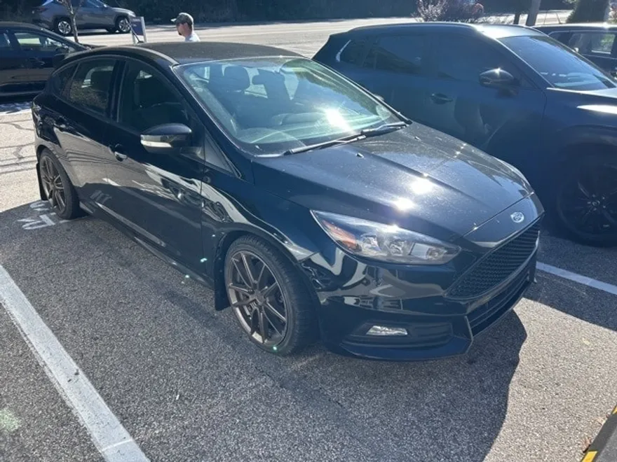 2018 Ford Focus ST photo 1