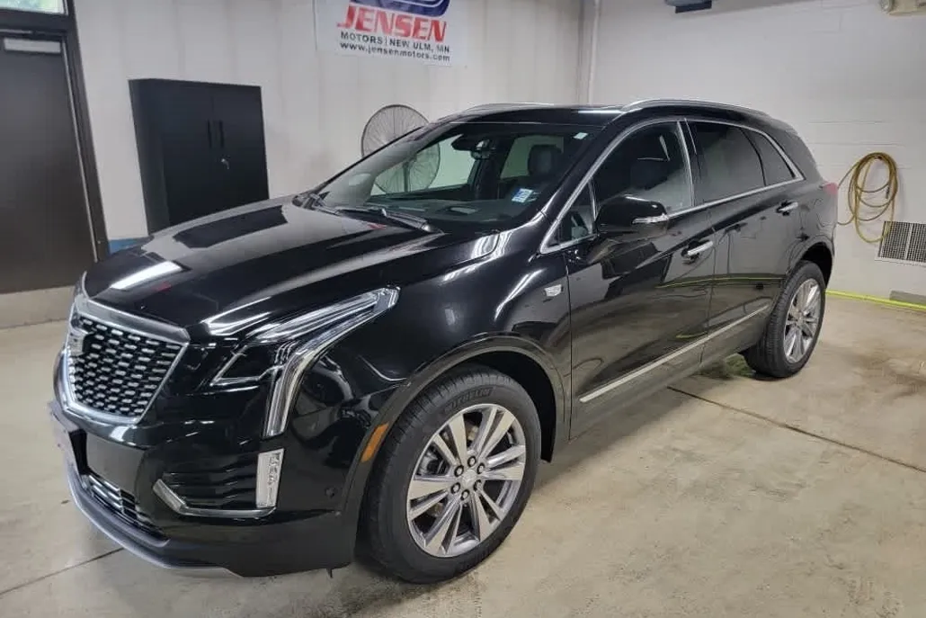 2024 Cadillac XT5 Platinum Premium Luxury photo 1