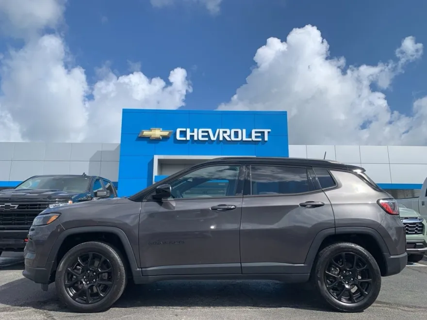 2023 Jeep Compass Altitude photo 1