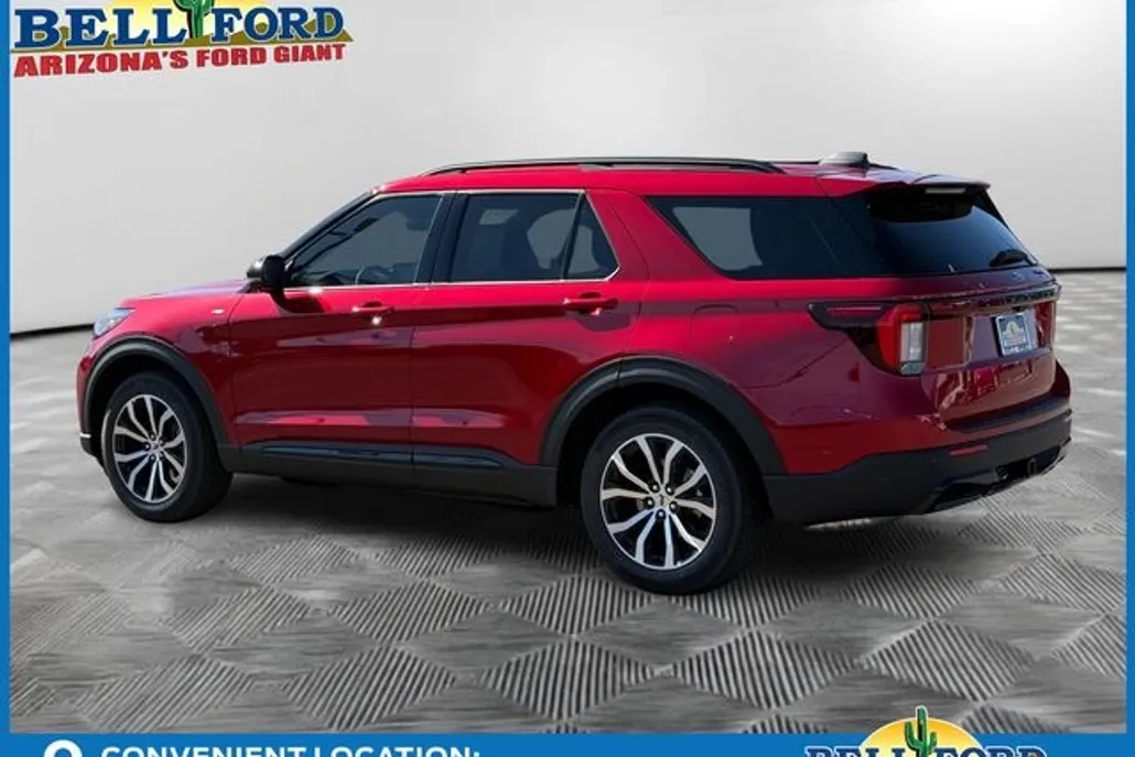 2025 Ford Explorer ST-Line photo 1