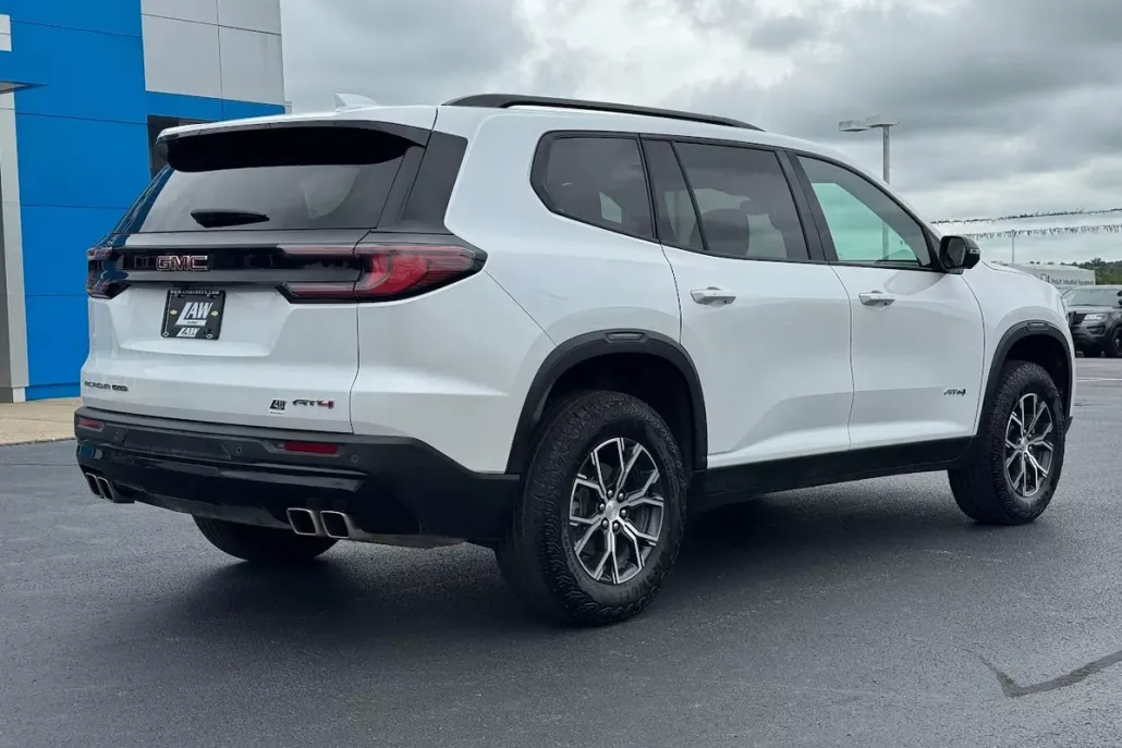 2024 Gmc Acadia AT4 photo 1