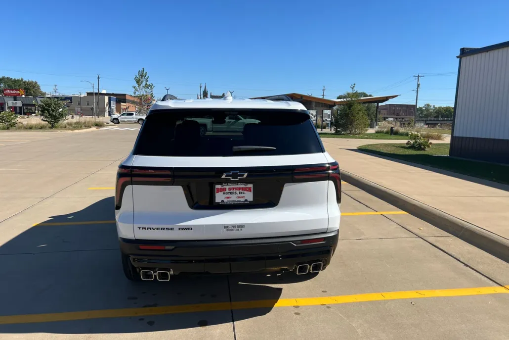 2026 Chevrolet Traverse photo 1