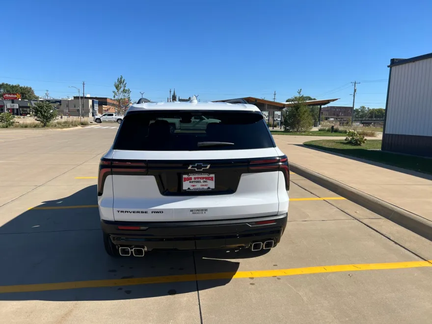 2026 Chevrolet Traverse photo 1