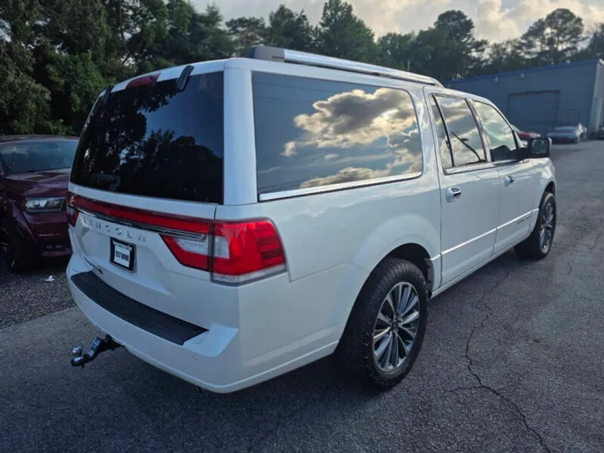 2017 Lincoln Navigator Select photo 1
