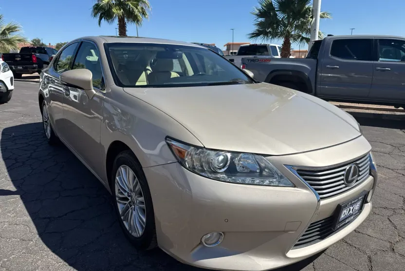 2013 Lexus ES 350 photo 1