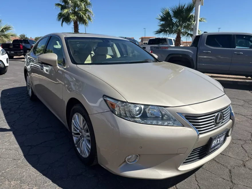 2013 Lexus ES 350 photo 1