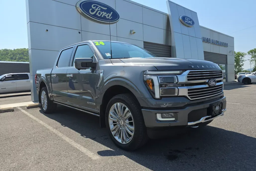 2024 Ford F-150 Platinum photo 1
