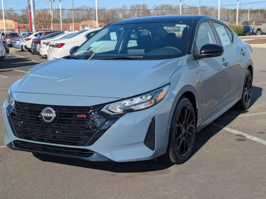 2025 Nissan Sentra SR photo 1