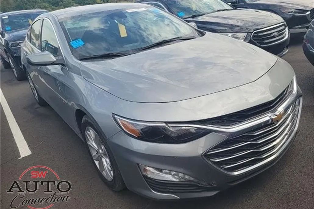 2024 Chevrolet Malibu 1LT photo 1