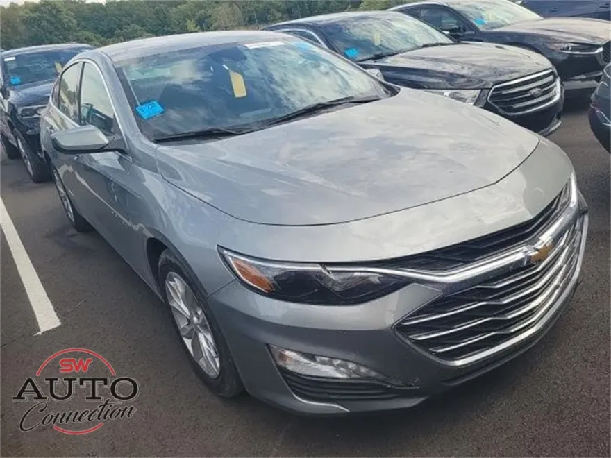 2024 Chevrolet Malibu 1LT photo 1