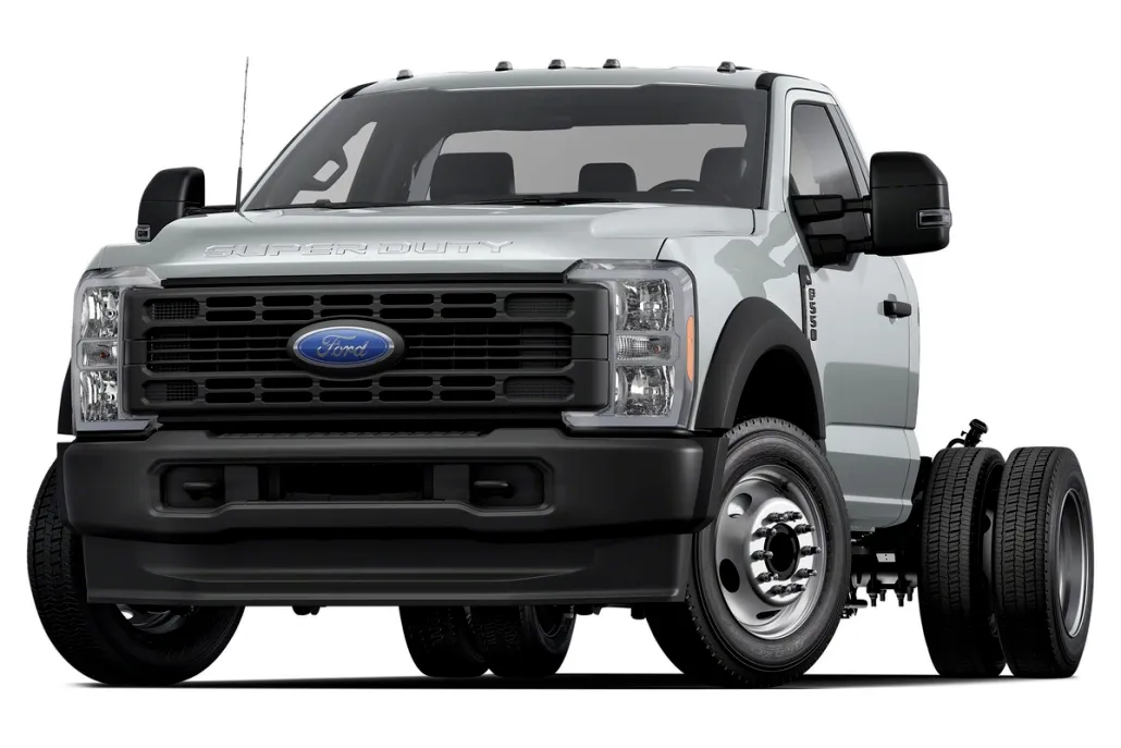 2025 Ford F-550 photo 1