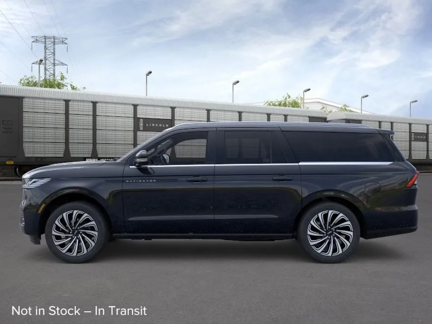2025 Lincoln Navigator Black Label photo 1
