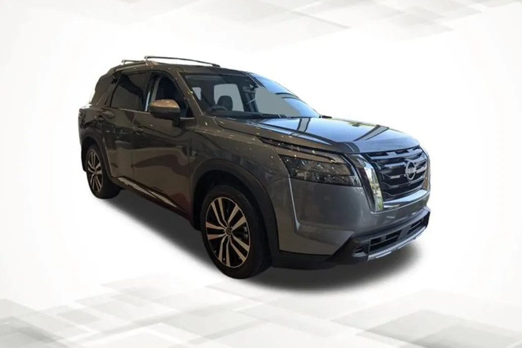 2025 Nissan Pathfinder Platinum photo 1