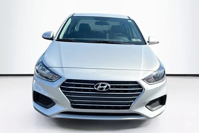 2022 Hyundai Accent SE photo 1