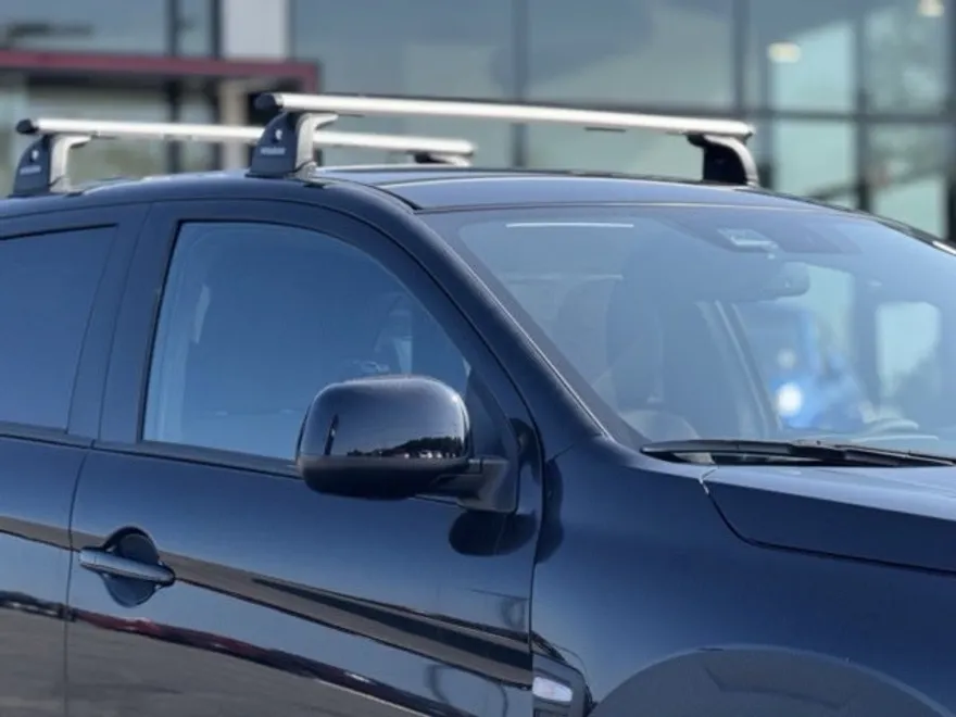 2025 Mitsubishi Outlander Sport ES SE LE photo 1