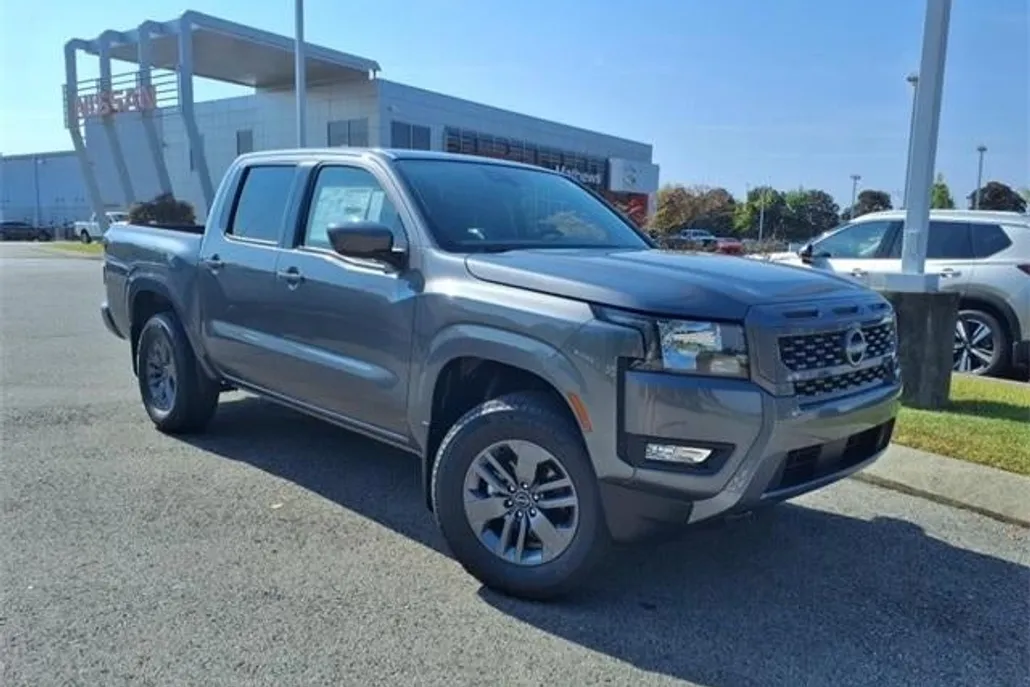 2025 Nissan Frontier Crew Cab SV photo 1