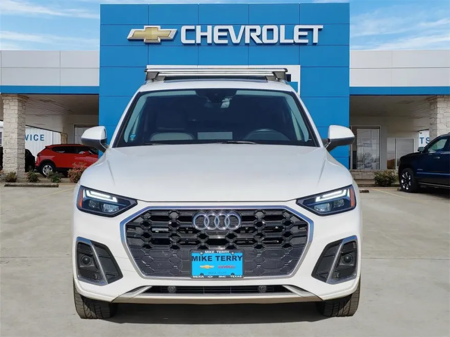 2022 Audi Q5 S line Premium Plus photo 1
