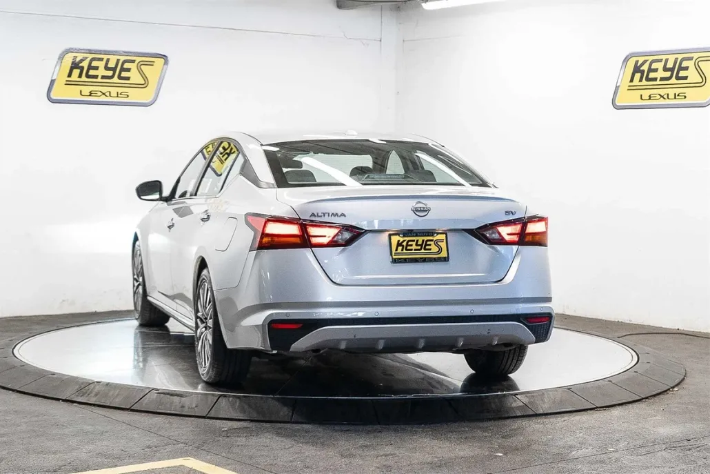 2024 Nissan Altima 2.5 SV photo 1