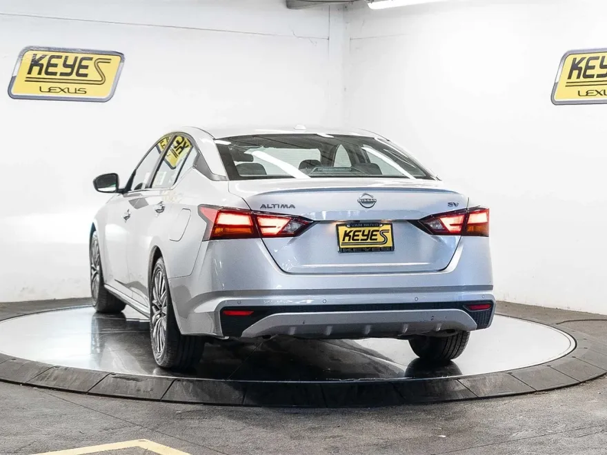 2024 Nissan Altima 2.5 SV photo 1