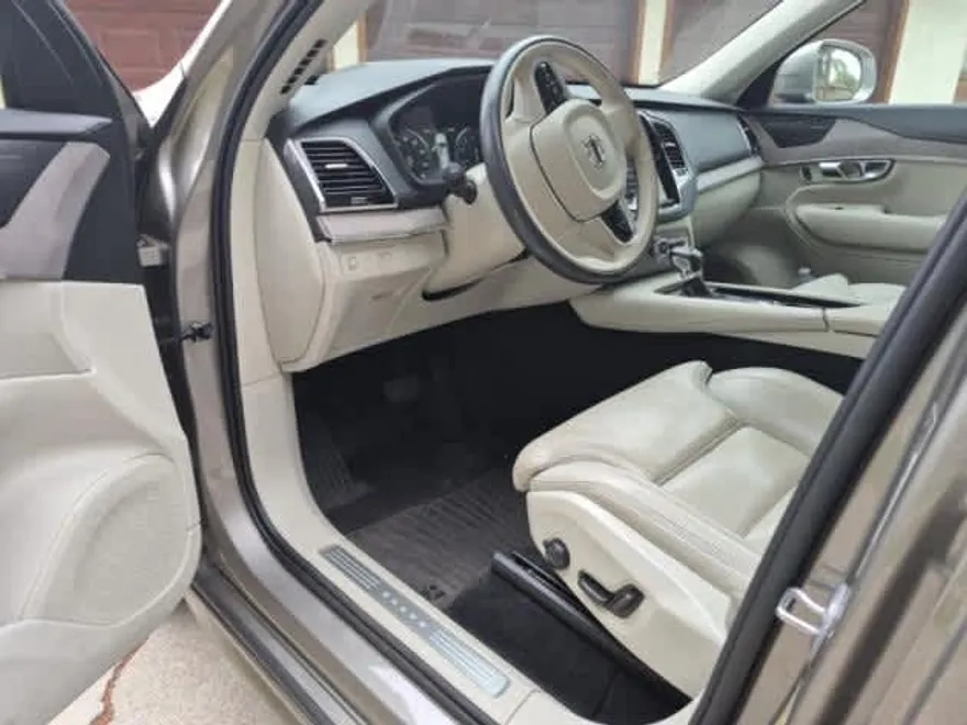 2022 Volvo XC90 Inscription T6 AWD photo 1