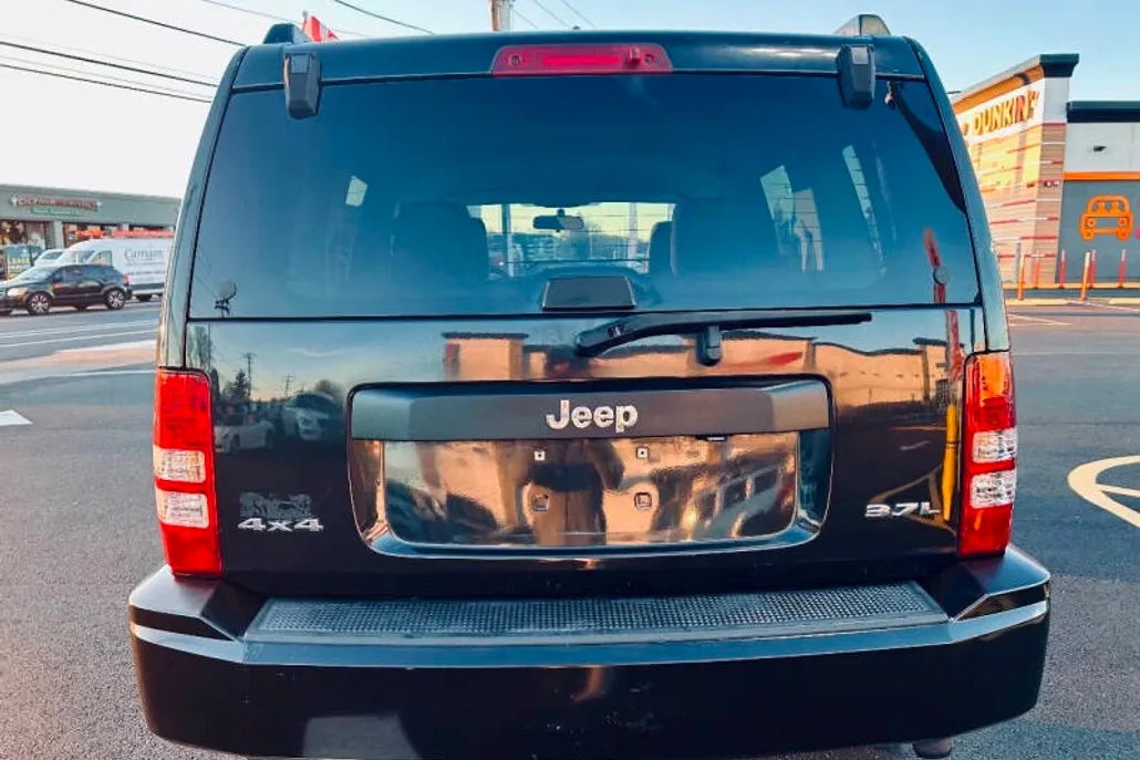 2008 Jeep Liberty Sport photo 1