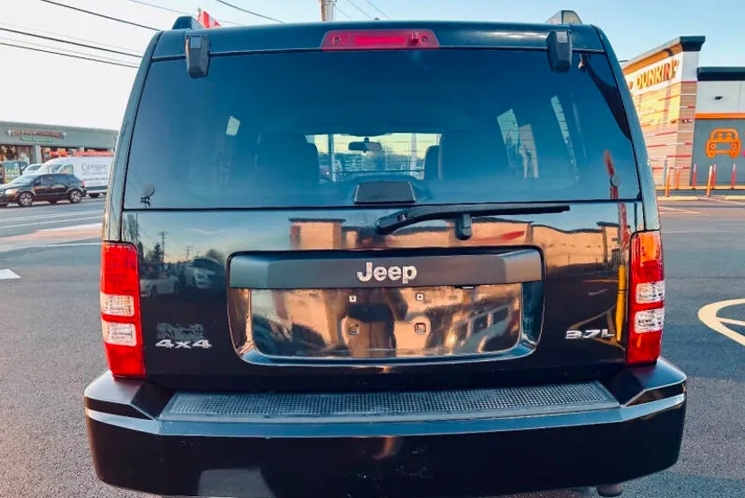 2008 Jeep Liberty Sport photo 1