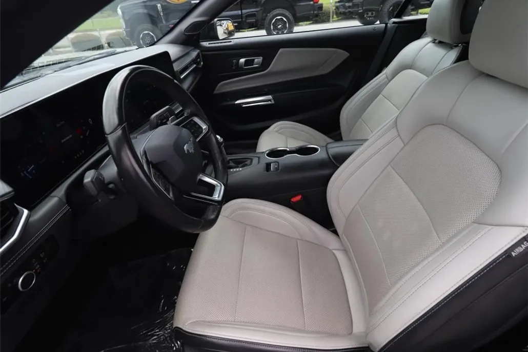 2024 Ford Mustang GT Premium Convertible photo 1