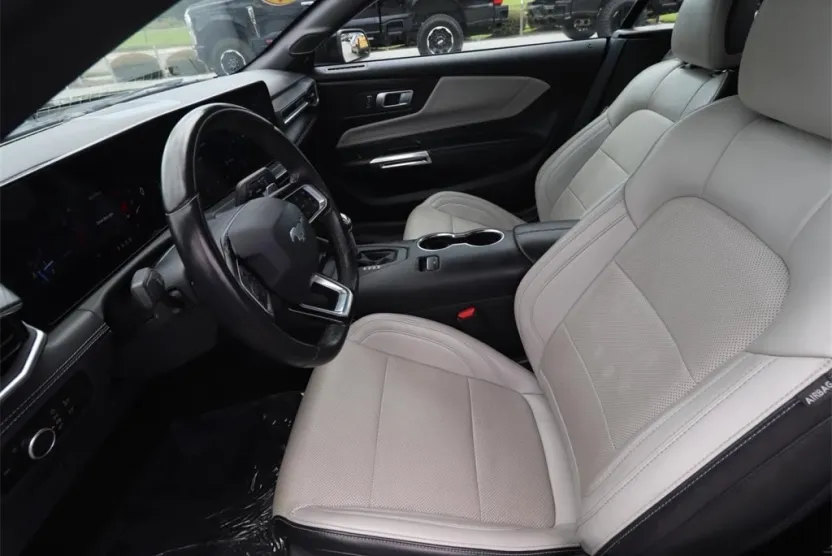 2024 Ford Mustang GT Premium Convertible photo 1