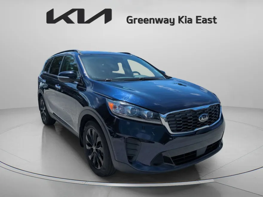 2020 Kia Sorento S photo 1