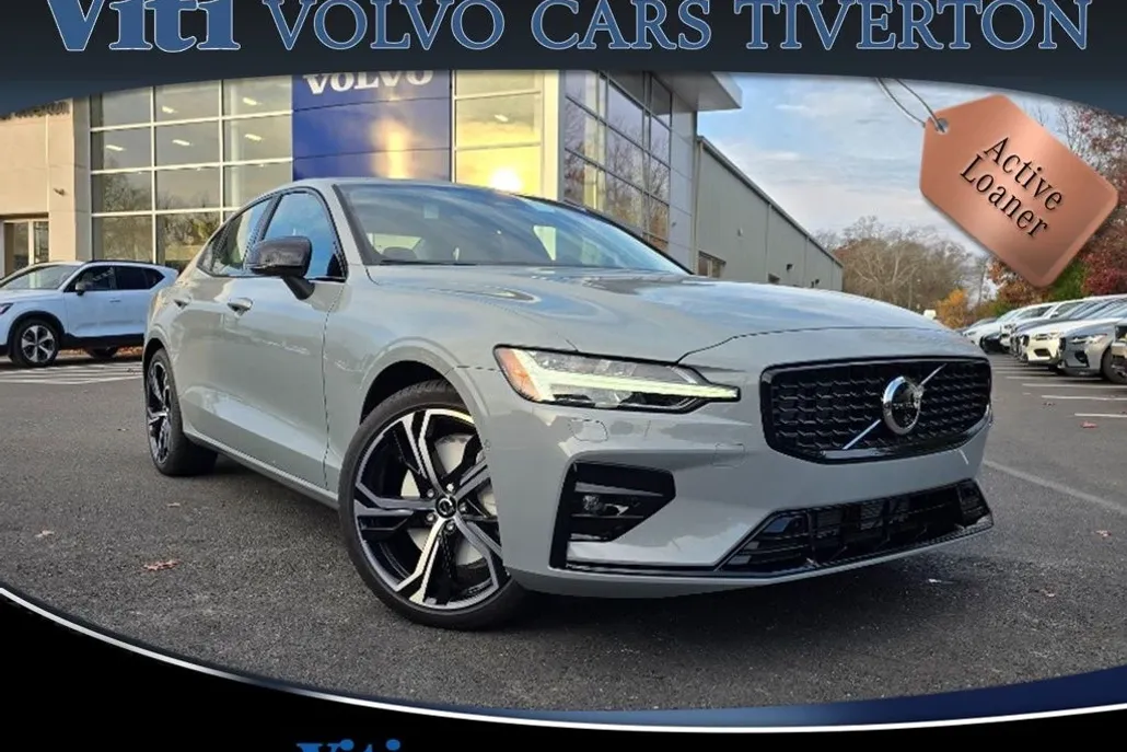2025 Volvo S60 B5 Plus photo 1