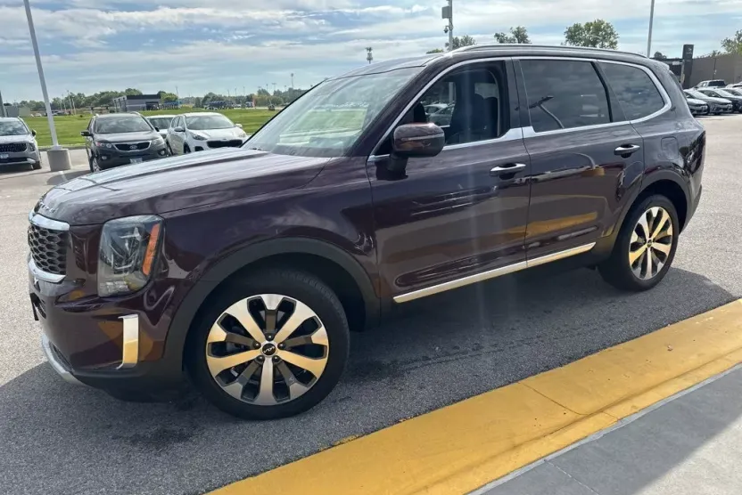 2022 Kia Telluride S photo 1
