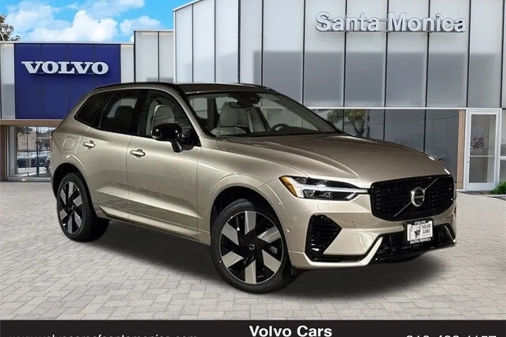 2025 Volvo XC60 T8 Plus photo 1