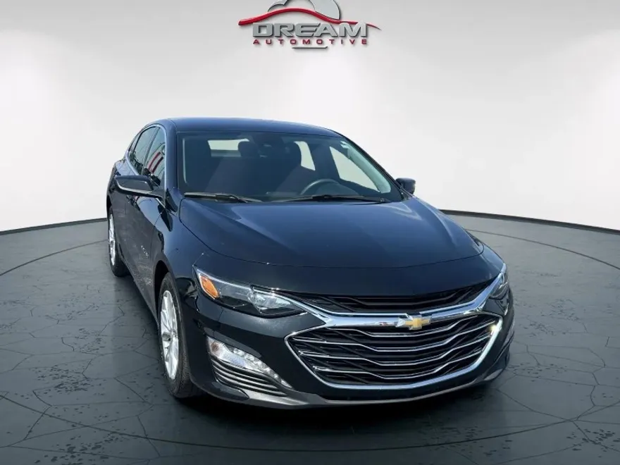 2024 Chevrolet Malibu 1LT photo 1
