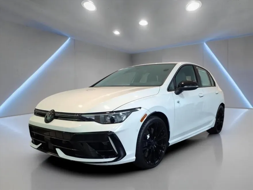 2025 Volkswagen Golf R photo 1