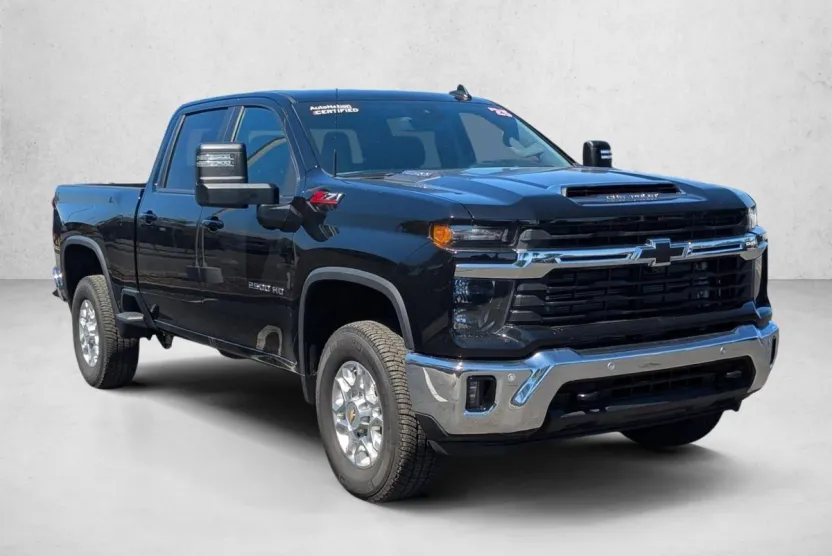 2025 Chevrolet Silverado 2500HD LT photo 1