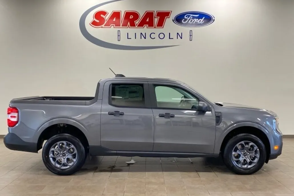 2025 Ford Maverick XLT photo 1