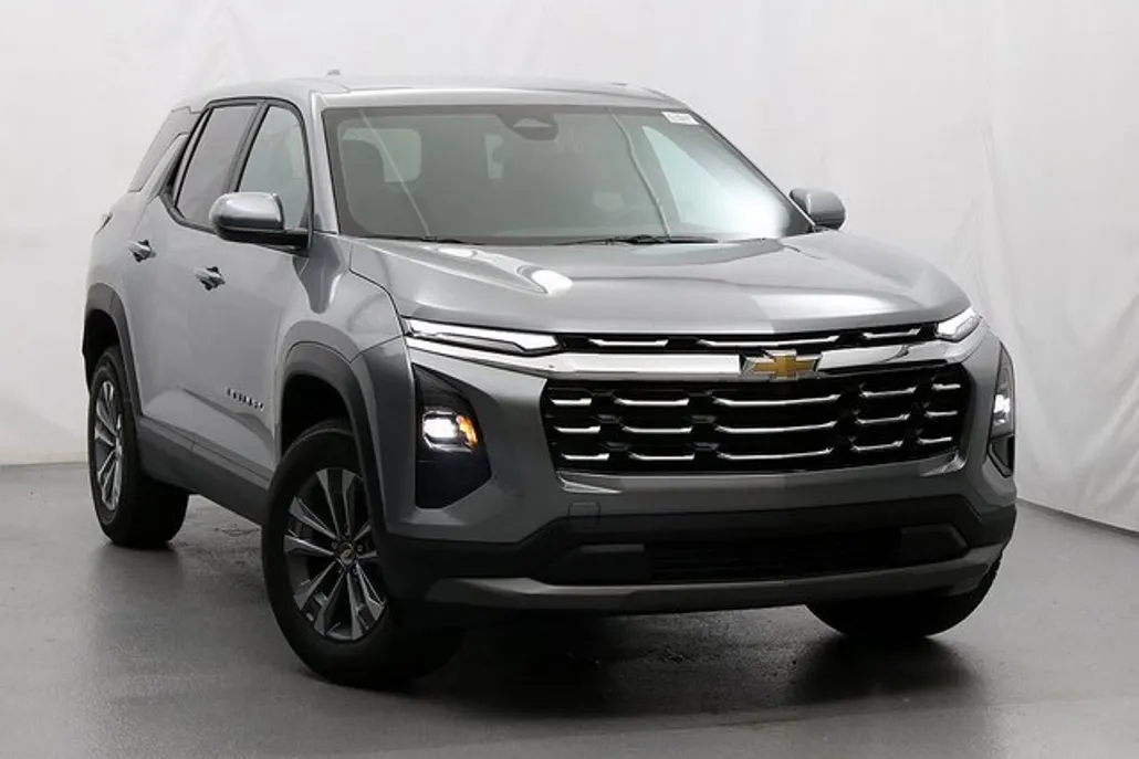 2026 Chevrolet Equinox LT photo 1