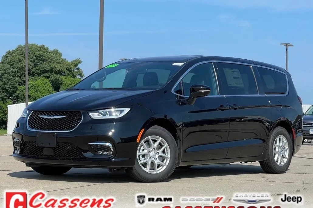 2025 Chrysler Pacifica photo 1
