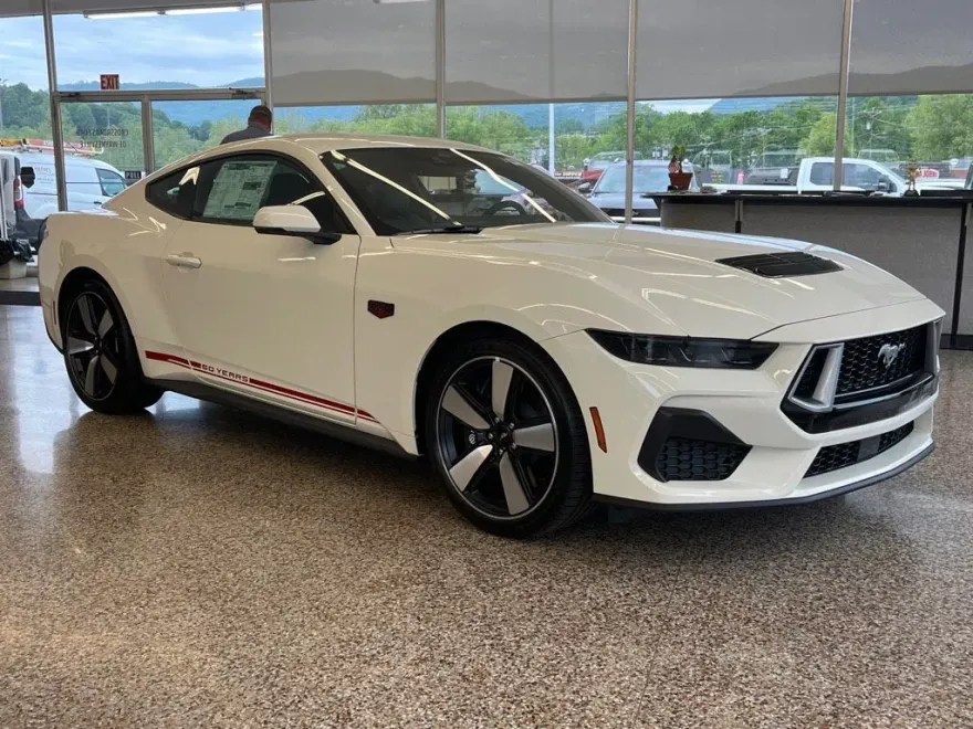 2025 Ford Mustang GT Premium photo 1