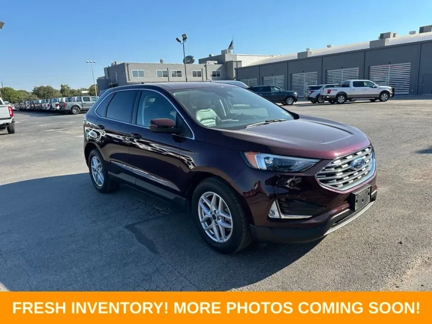 2022 Ford Edge SEL photo 1