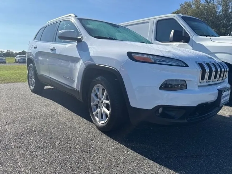 2015 Jeep Cherokee Latitude photo 1