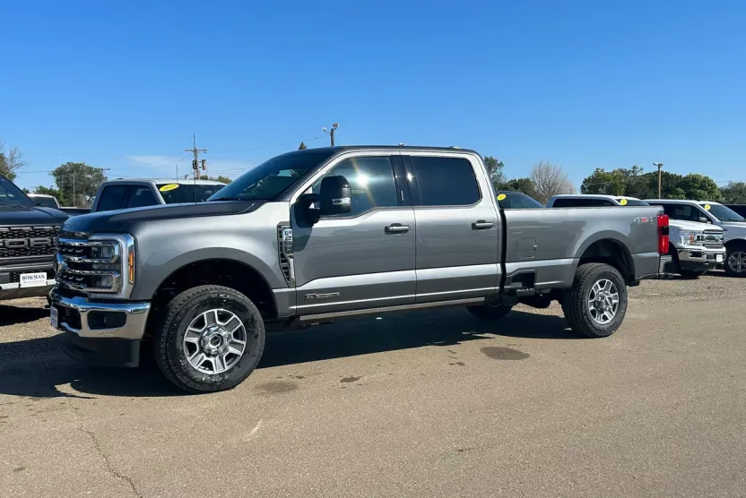 2026 Ford F-250 Lariat photo 1