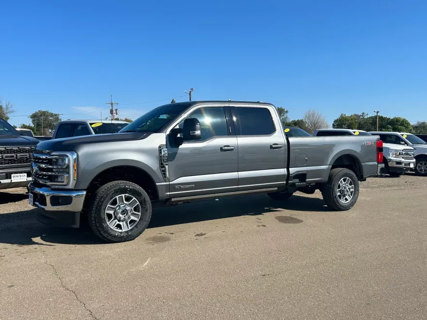 2026 Ford F-250 Lariat photo 1