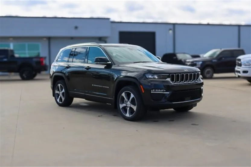 2024 Jeep Grand Cherokee 4xe photo 1