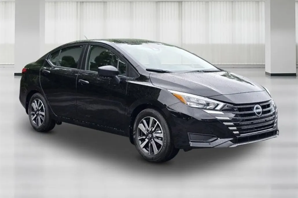 2025 Nissan Versa S photo 1