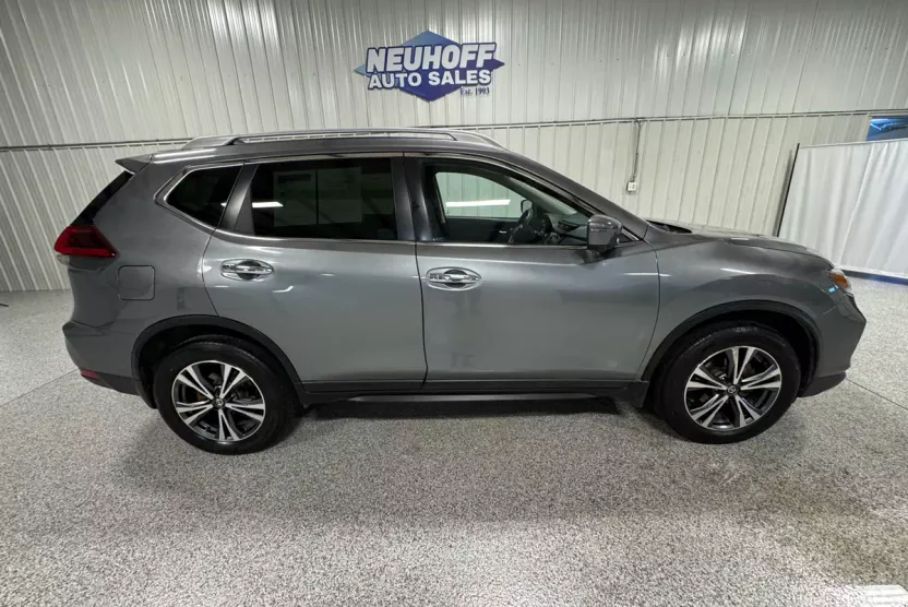 2019 Nissan Rogue SV AWD photo 1